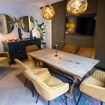 Apartmán Cafe Schneider *
