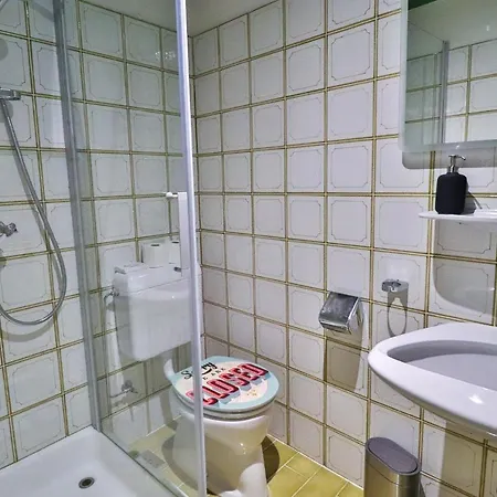 Cafe Schneider Appartments Lägenhet